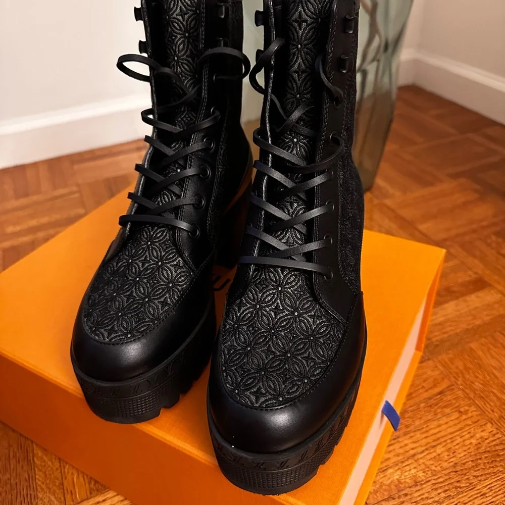 Louise Vuitton Laureate Platform Desert Boot - Picture 7 of 10